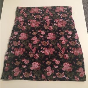 Black floral skirt size large
